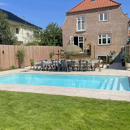 With Pool In Valby 度假居