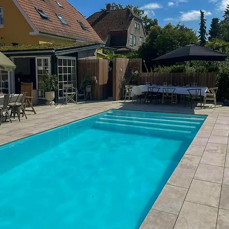 With Pool In Valby København